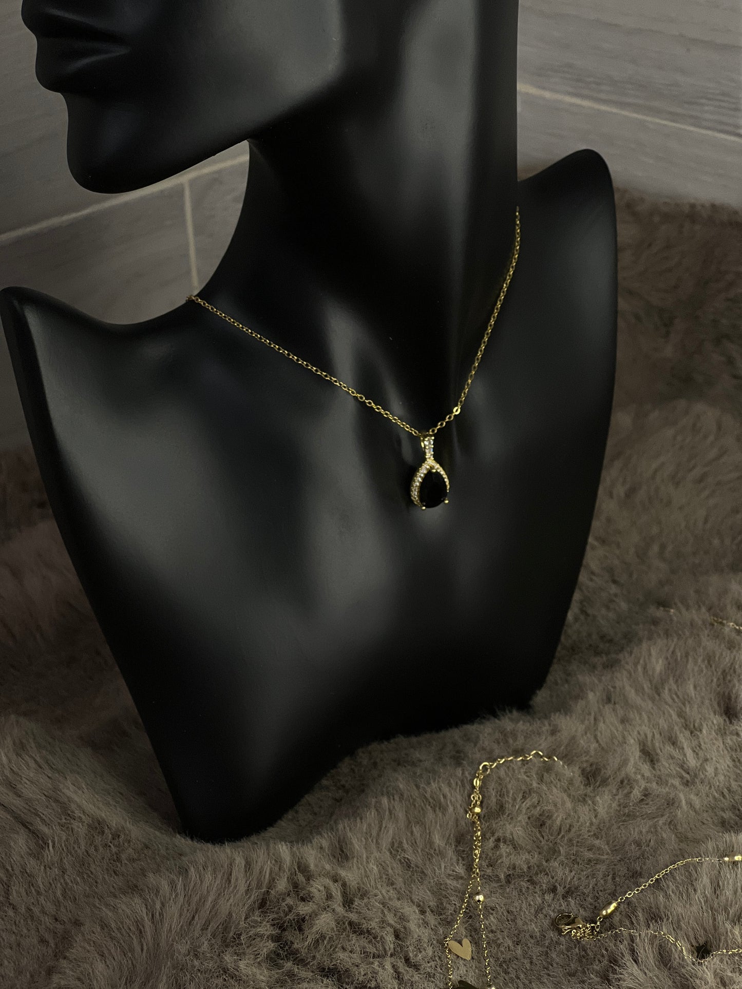 Collier pierre noire