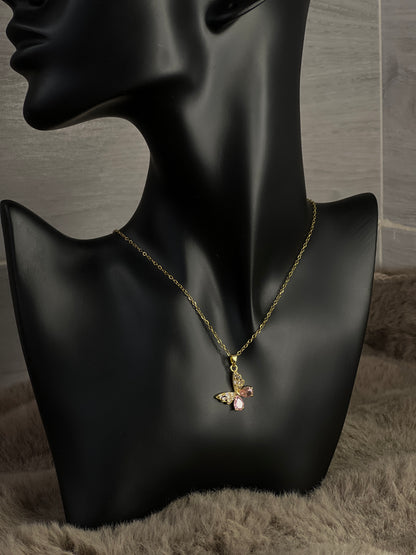 Collier papillon pierres rose